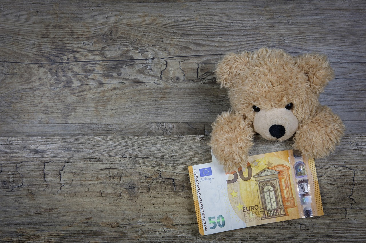 Immagine che illustra il concetto di donazione della casa ai figli con usufrutto.